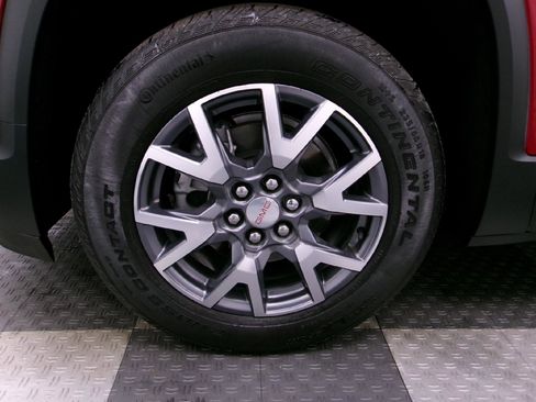 Certified 2023 GMC Acadia SLT w/ Preferred Package image 18