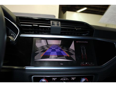 Used 2024 Audi Q3 2.0T Premium image 36