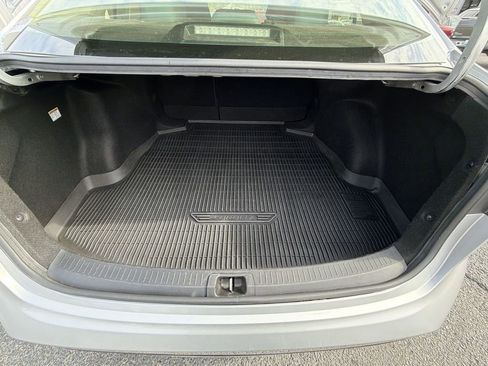 Used 2022 Toyota Corolla LE image 30