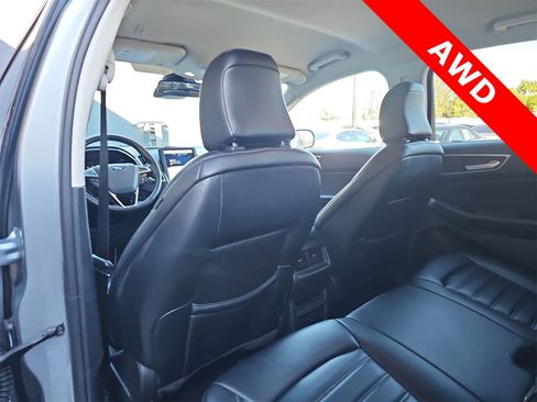 Used 2024 Ford Edge SEL image 16