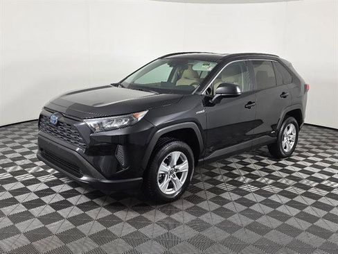 Used 2020 Toyota RAV4 LE AWD/4WD image 9