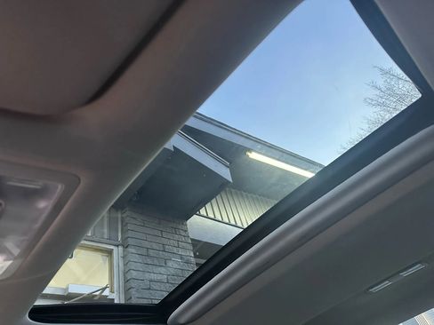 Used 2013 Toyota Avalon Limited image 24