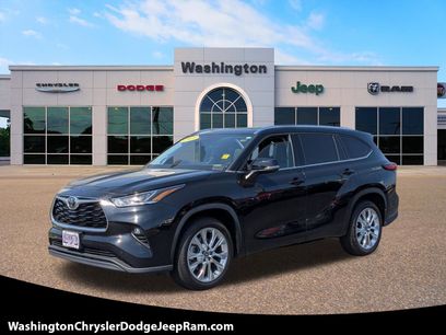 Used 2023 Toyota Highlander Limited