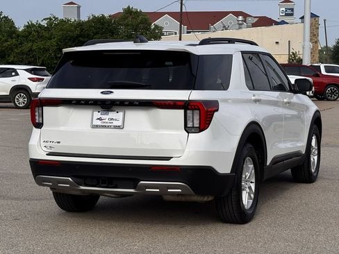 Used 2026 Ford Explorer Active w/ Active Comfort Package RWD image 6