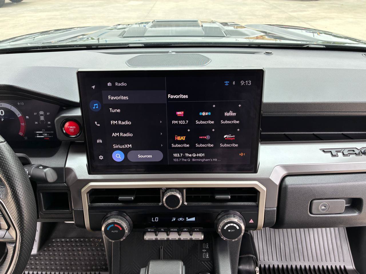 Used 2025 Toyota Tacoma TRD Sport AWD/4WD image 18