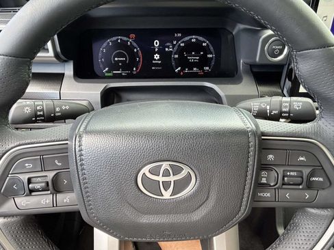 New 2026 Toyota 4Runner Limited AWD/4WD image 26