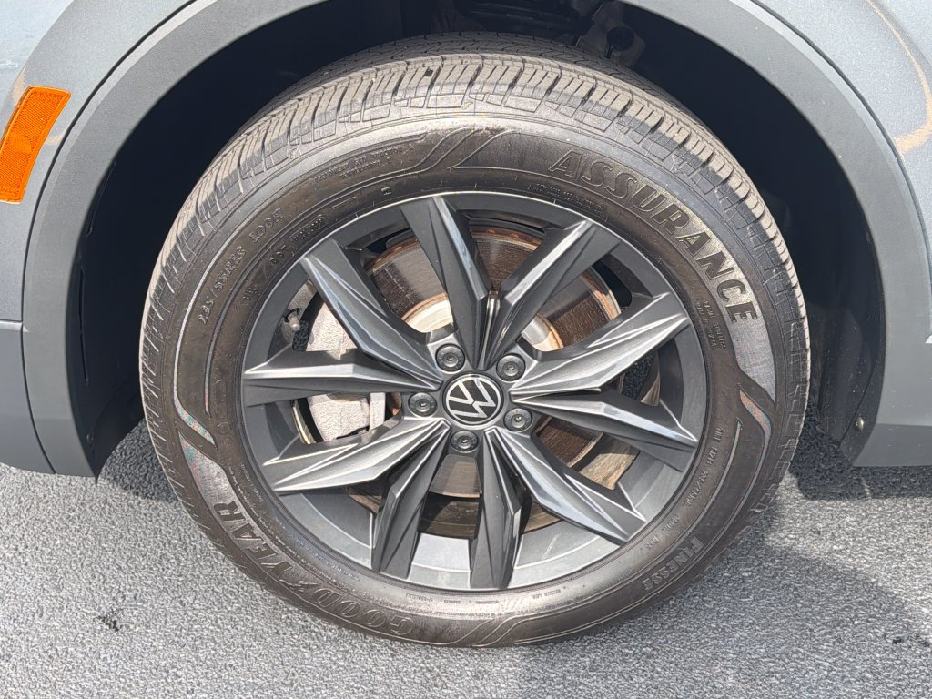 Certified 2024 Volkswagen Tiguan SE w/ MDO Package, Two-Row AWD/4WD image 30