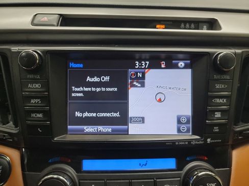 Used 2018 Toyota RAV4 Limited image 25