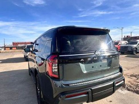 Certified 2025 Nissan Armada Platinum image 11
