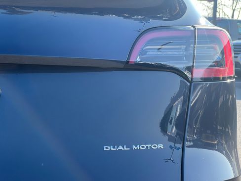 Used 2023 Tesla Model Y Long Range image 25