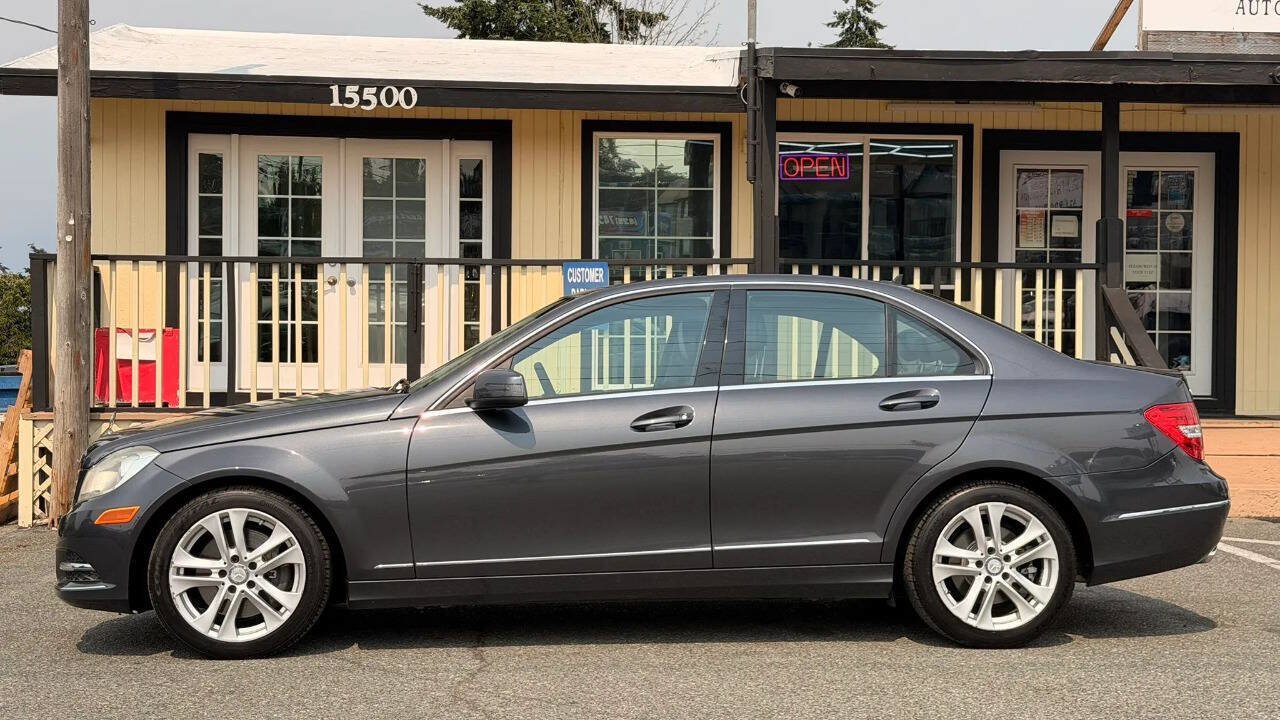 Used 2013 Mercedes-Benz C 300 4MATIC Sedan image 2