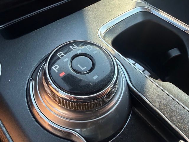 Used 2020 Ford Fusion SE FWD image 27