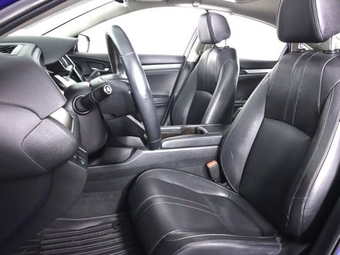 Used 2018 Honda Civic Touring image 31