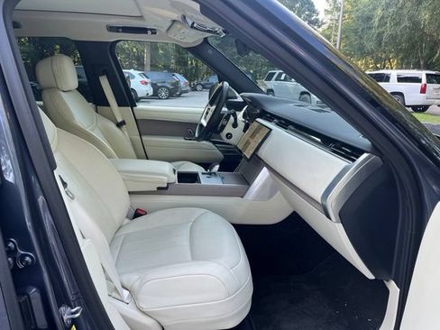 Used 2025 Land Rover Range Rover SE AWD/4WD image 11