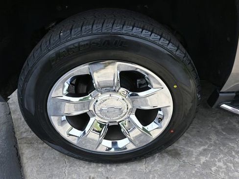 Used 2018 Chevrolet Tahoe Premier AWD/4WD image 12