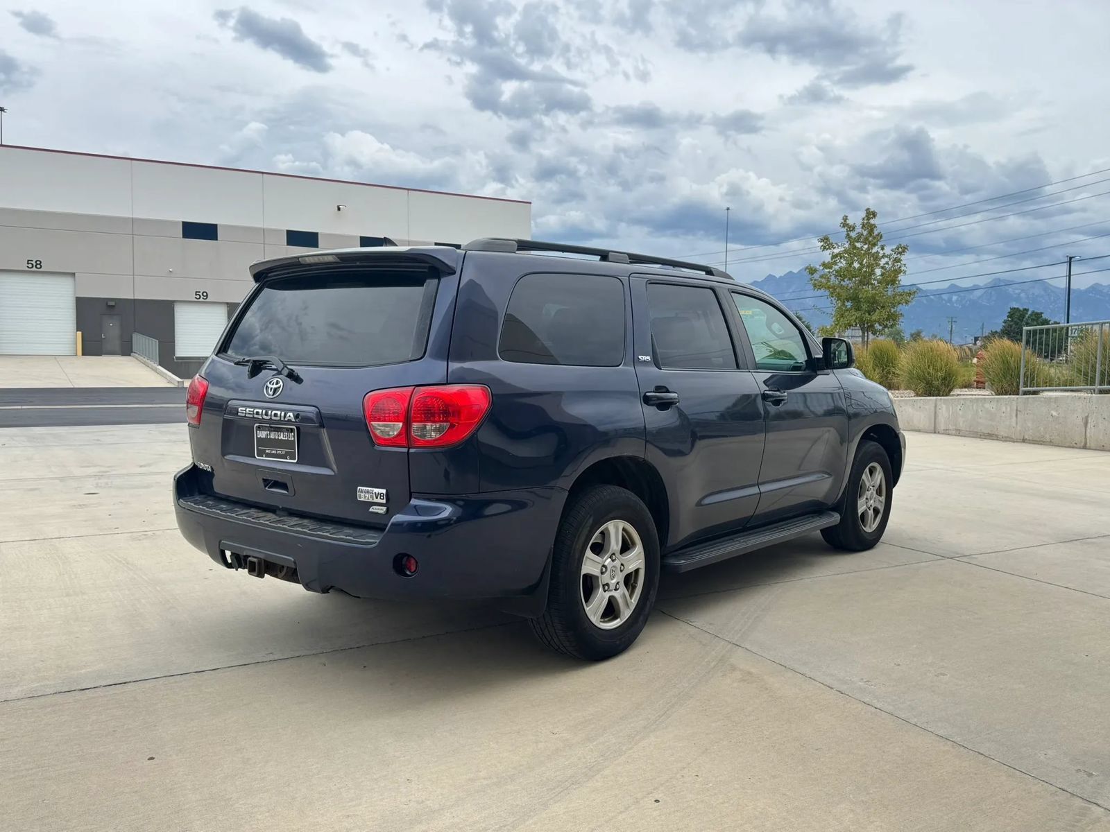 Used 2010 Toyota Sequoia SR5 AWD/4WD image 5