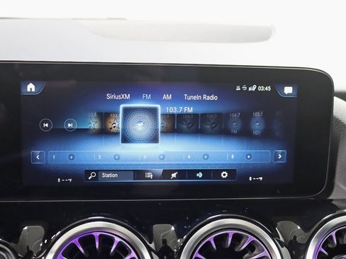 Used 2022 Mercedes-Benz GLA 250 4MATIC w/ Premium Package Lite image 26