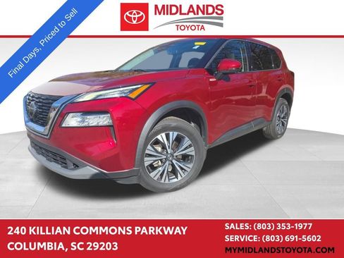 Used 2021 Nissan Rogue SV image 1