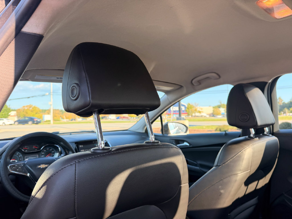 Used 2017 Chevrolet Cruze Premier FWD image 12