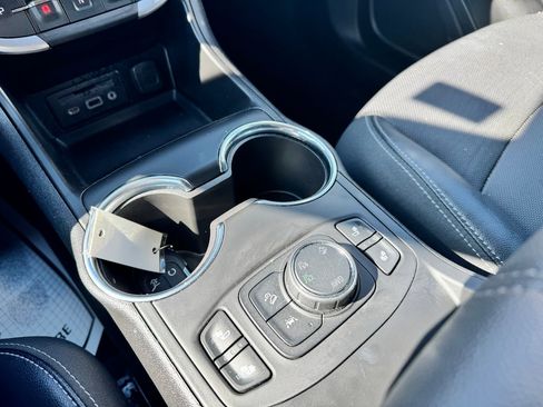 Used 2023 GMC Terrain SLT image 20