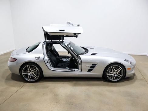 Used 2012 Mercedes-Benz SLS AMG Coupe image 46
