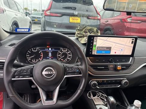 Used 2024 Nissan Altima 2.5 SV w/ SV Premium Package image 14