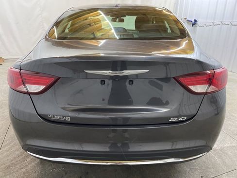 Used 2015 Chrysler 200 Limited w/ Convenience Group image 7