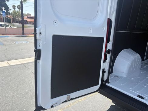 Used 2026 RAM ProMaster 2500 w/ Convenience Group FWD image 15