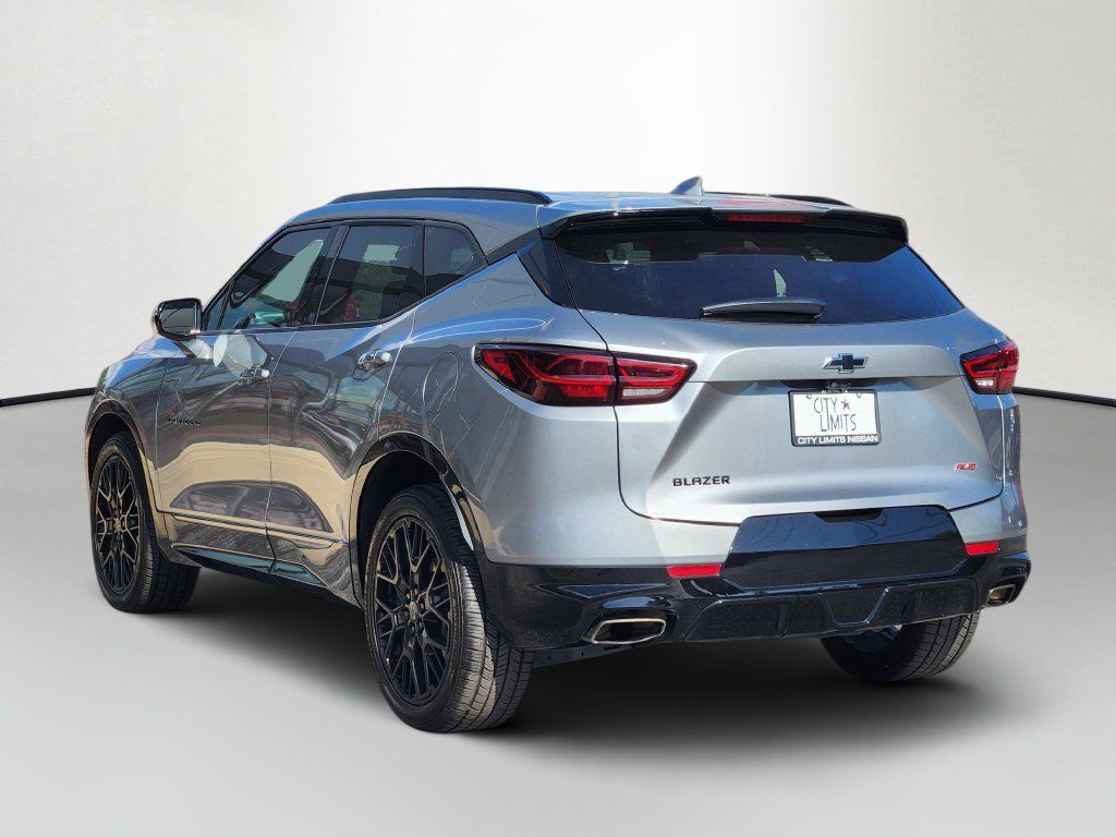 Used 2023 Chevrolet Blazer RS w/ Driver Confidence II Package FWD image 5