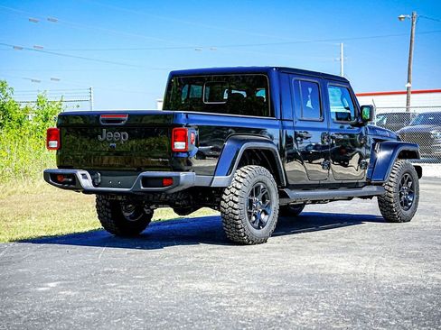 New 2025 Jeep Gladiator Sport image 7