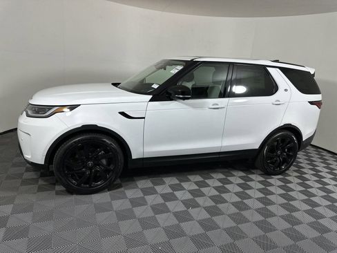 Used 2025 Land Rover Discovery S AWD/4WD image 2
