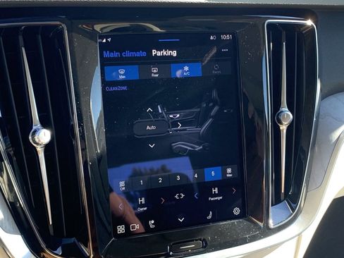 New 2024 Volvo S60 B5 Plus w/ Climate Package image 31