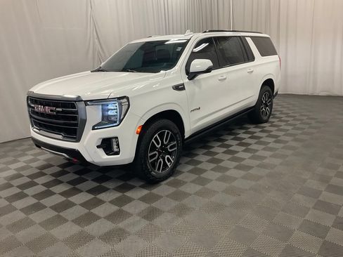 Used 2024 GMC Yukon XL AT4 w/ AT4 Premium Package AWD/4WD image 10