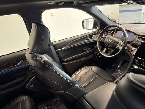 Used 2022 Jeep Grand Cherokee Overland image 29