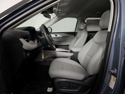 Used 2026 Ford Explorer Active w/ Active Comfort Package RWD image 12