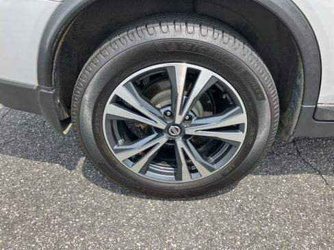 Used 2018 Nissan Rogue SL w/ Premium Package AWD/4WD image 25