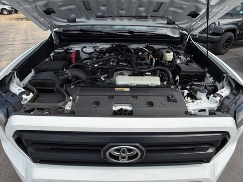 Used 2024 Toyota Tacoma SR5 AWD/4WD image 38