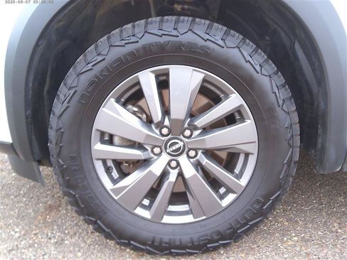 Used 2025 Nissan Pathfinder SV AWD/4WD image 24