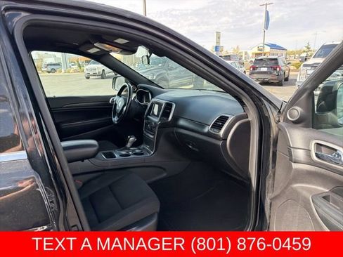 Used 2020 Jeep Grand Cherokee Laredo AWD/4WD image 30
