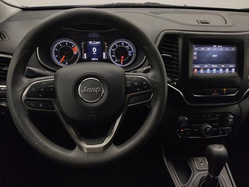 Used 2021 Jeep Cherokee Latitude FWD image 22
