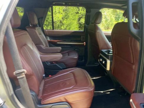 Used 2022 Ford Expedition Limited image 35