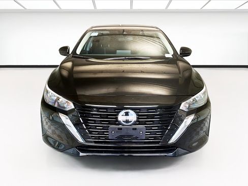 Used 2025 Nissan Sentra SV FWD image 2