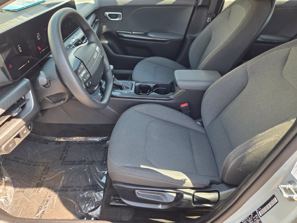 Used 2025 Kia K4 FWD image 11