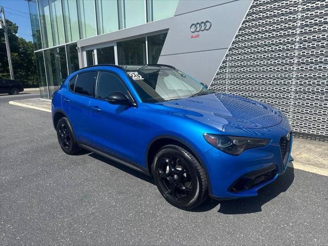 Used 2025 Alfa Romeo Stelvio Sprint AWD/4WD image 1