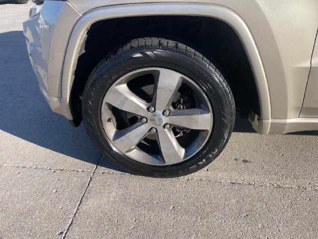 Used 2014 Jeep Grand Cherokee Overland AWD/4WD image 29