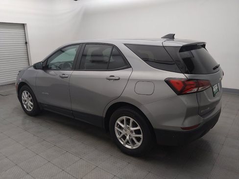 Used 2024 Chevrolet Equinox LS w/ LS Convenience Package FWD image 3