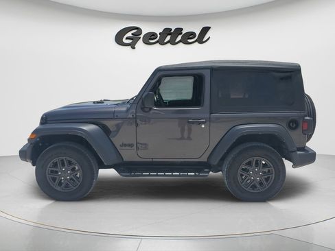 Used 2025 Jeep Wrangler Sport AWD/4WD image 8