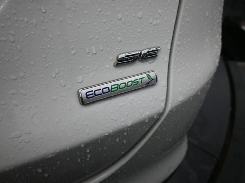 Used 2018 Ford Fusion SE w/ Equipment Group 201A image 21