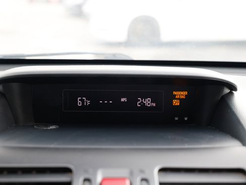 Used 2013 Subaru Impreza 2.0i Premium w/ All-Weather Pkg image 31