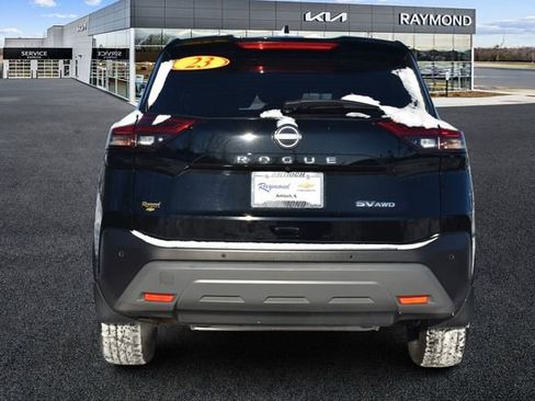 Used 2023 Nissan Rogue SV image 4